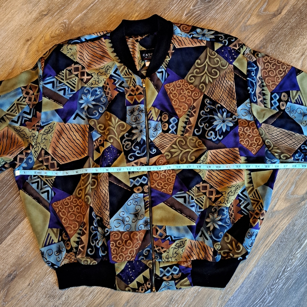 Colorful Geometric Pattern Jacket Size Large - Picture 6 of 7
